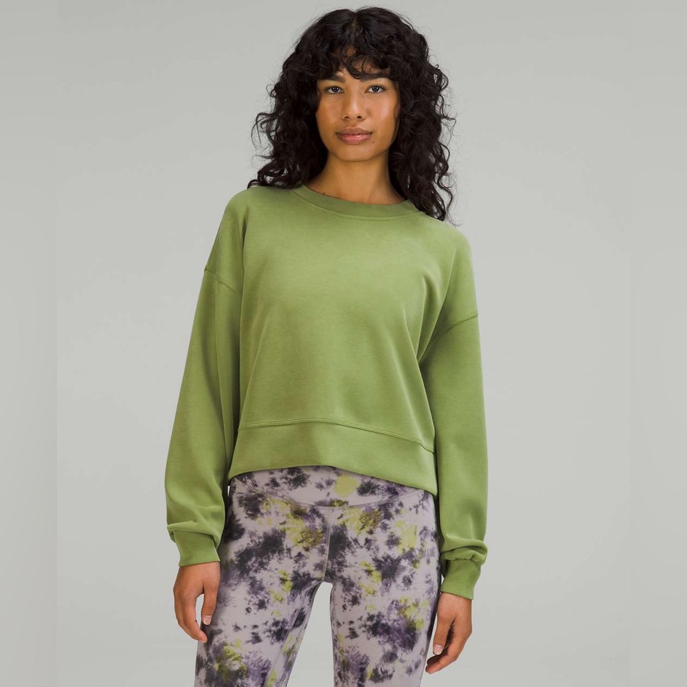 NWT lululemon Perfectly Oversized Cropped Crew Softstreme, Green Foliage, Size 4